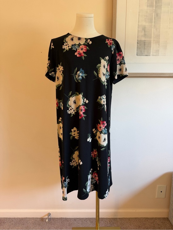 J. Jill Dresses & Skirts - J. Jill Black Floral Midi Dress with Short Sleeves